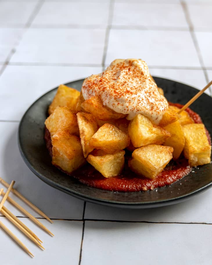 Bravas
